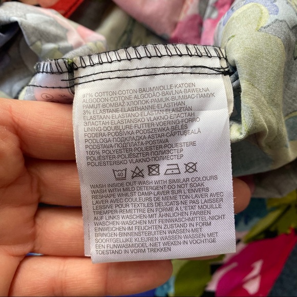 💐 YESSICA BLACK MULTI FLORAL SKATER DRESS! - Picture 10 of 11